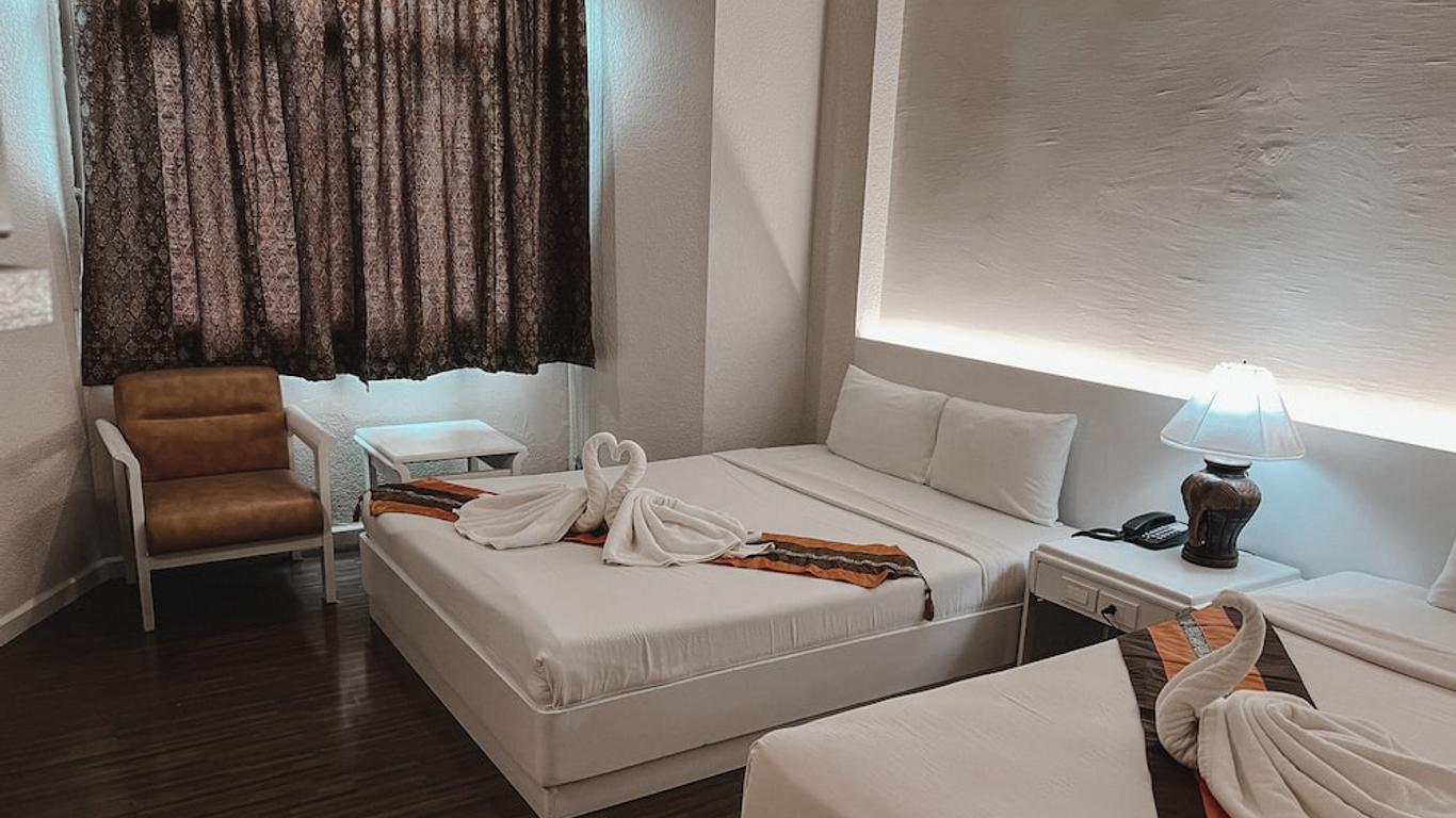 River Grand Hotel