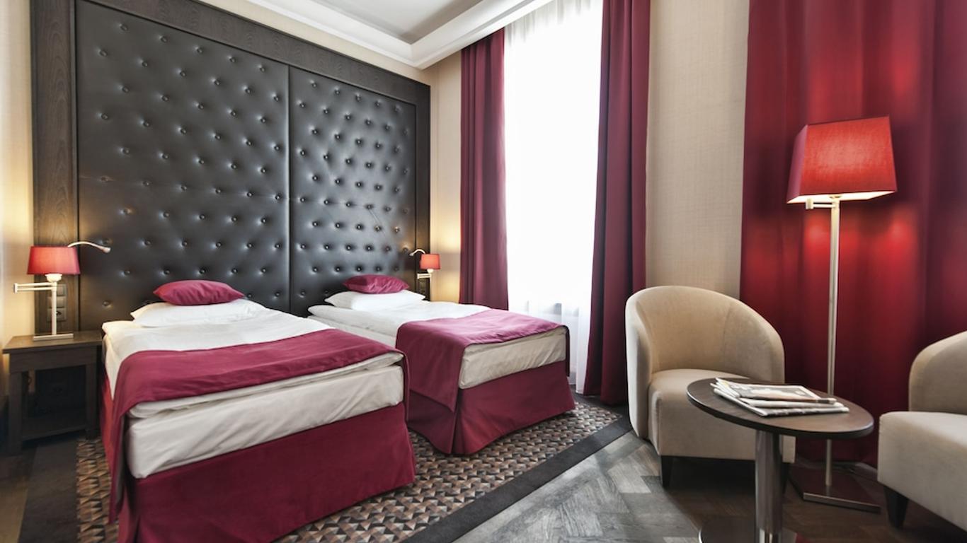 Red Baron Hotel & Restaurant