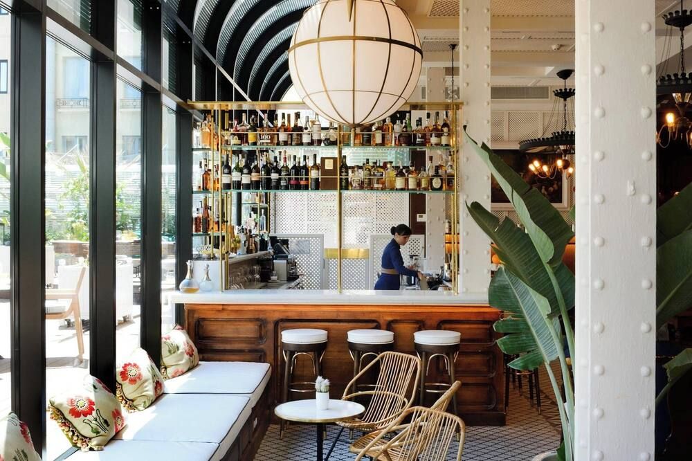 Bar